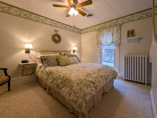 Hudson Manor Bed & Breakfast