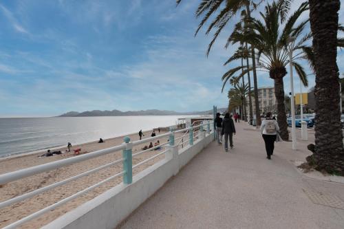 景觀, Neat apartment with air conditioning in the heart of Cannes in 蘇給老城
