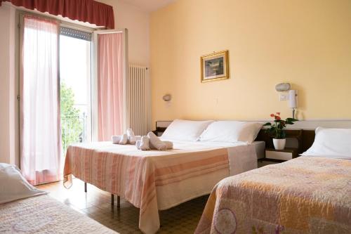 Triple Room image 2