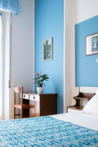 Double or Twin Room with Balcony image 5