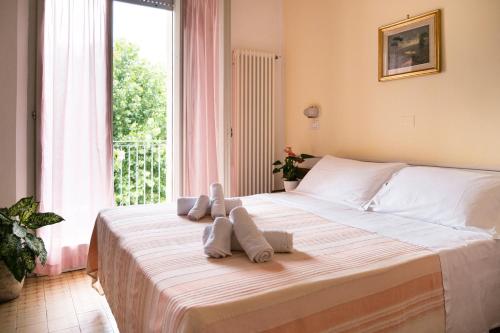 Quadruple Room image 3