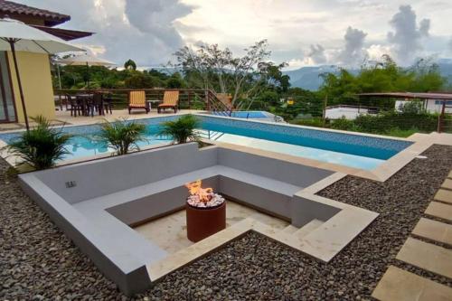 Hermosa y Moderna Casa Campestre