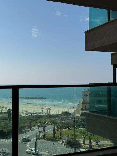 景观, Sunset suite - step from the beach in 艾殊科隆