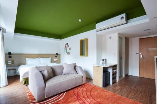 room detail thumbnail 0