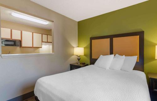 1 queen bed