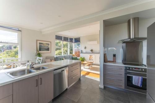 Sea You Soon: Views Parking & Wifi - Burnie