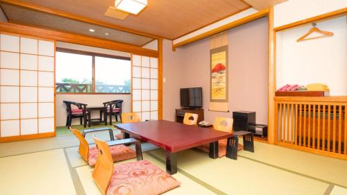 Japanese-Style Room