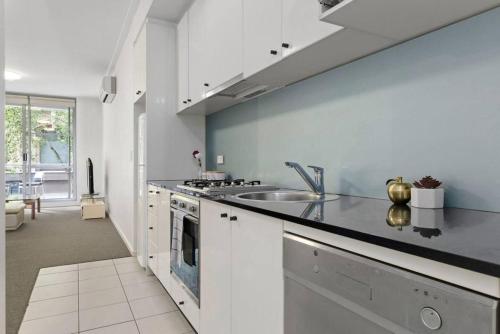 A Modern & Comfy Studio Next to Darling Harbour - image 7