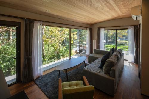Hotel Sengokuhara 533 Room Type - Villa A-1, 2 twin bedrooms and Living room Flat Suite, Garden View
