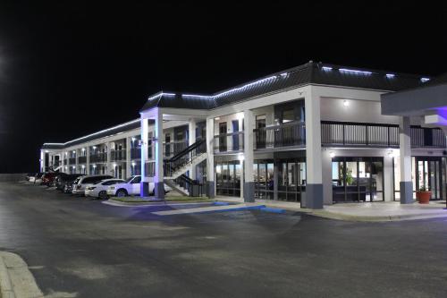 ทัศนียภาพภายนอกโรงแรม, Days Inn by Wyndham Marianna in มาเรียนนา (FL)