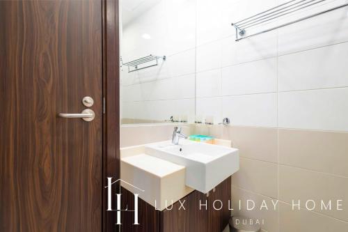 LUX - Opulent Island Suite 3 - image 14