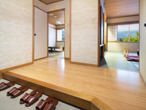 【Smoking】Japanese Room 10 Tatami+8 Tatami without Bath