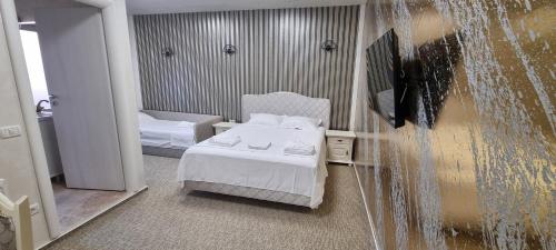 Deluxe Family Suite image 4