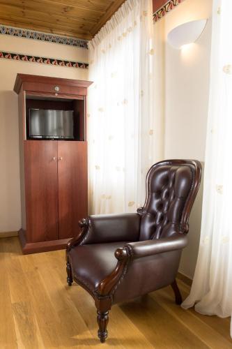 Kyveli Suites - image 10