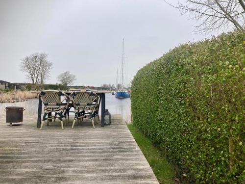 Chalet Valentina directly on the Lauwersmeer - image 2