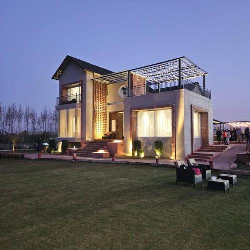 Falak Farms- Villa with Pool,Jacuzzi in Chandigarh