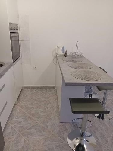 One-Bedroom Apartment image 10