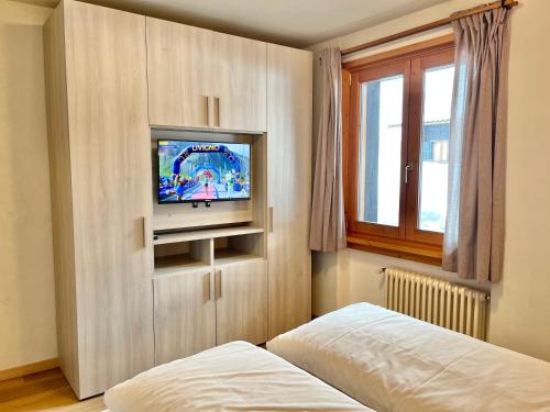 One-Bedroom Apartment image 10