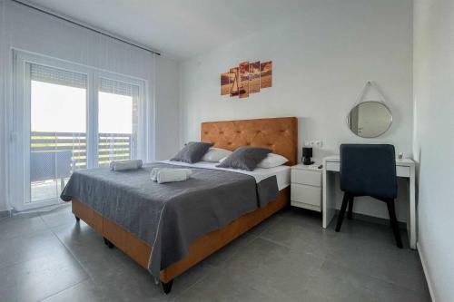 Villa Ela with heated pool in Murvica (Zadarska)