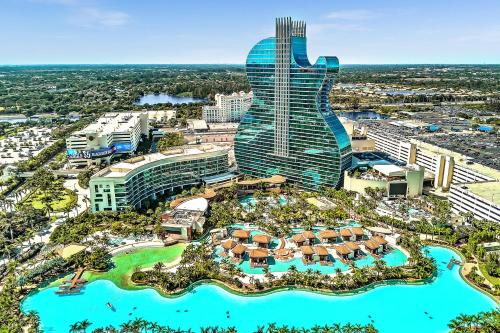 Luxury Studio Suite Young Circle & Hollywood Blvd in Hollywood, USA