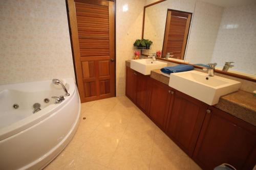 BUTTERFLY GARDEN BOUTIQUE RESIDENCE by Luxury View EX LG Apts and Villas, A Lifestyle Destination 1 to 3 bedroom units 110 to 190 sqmtr, 2 FULL Bathrooms, Rain shower, Complete kitchen, FREE Fast Fiber WIFI, 55