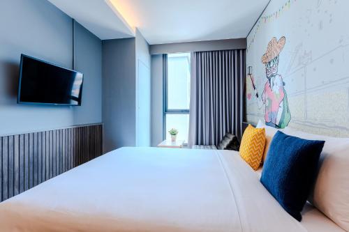 room detail thumbnail 2
