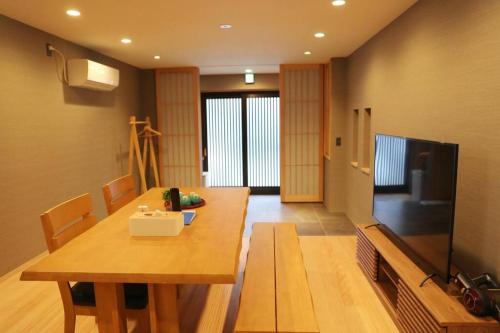 Cozy Japanese House 20 Minutes to USJ and Namba