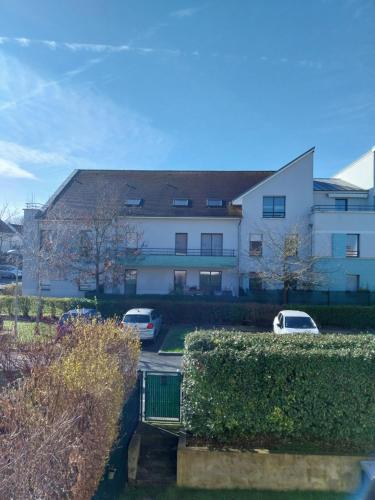 View, Appartement calme avec parking souterrain 15 min Disney in Ferrieres-en-Brie