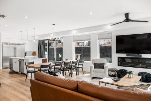 A Sapphire Sunset townhouse - image 14