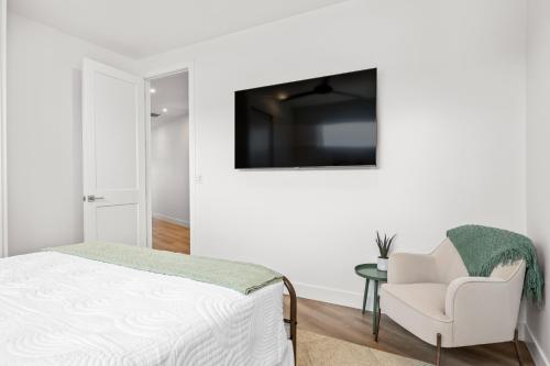 A Sapphire Sunset townhouse - image 5