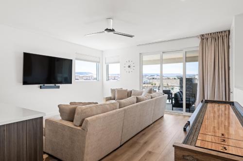 A Sapphire Sunset townhouse - image 11