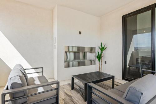 A Sapphire Sunset townhouse - image 9