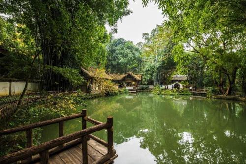 Chengdu Zai Shui Yi Fang Hotel – Chengdu, IL