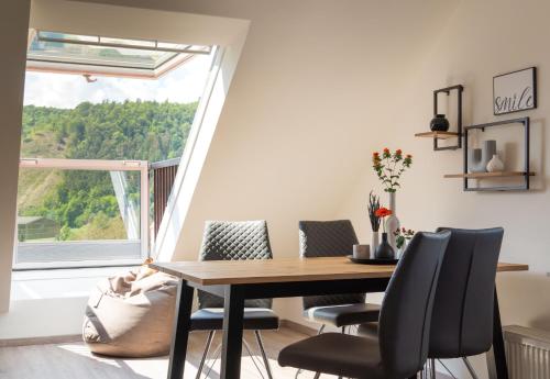 Two-Bedroom Apartment with Mountain View