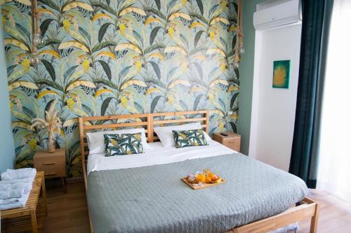 Queen Room with Balcony image 4