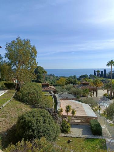 CAP ESTEREL VILLAGE VACANCES T2 vue mer AGAY in Saint-Raphael