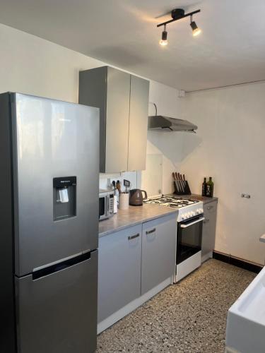 Stunning 2 bedroom townhouse in pretty village in Mézières-en-Brenne