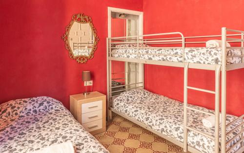 Private Rooms in Historic Building on the Square 2