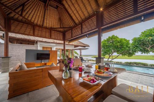 DeLuxe 2BR Villa + Private pool + Sawa view!