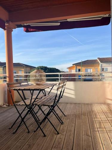 Appartement lumineux terrasse piscine