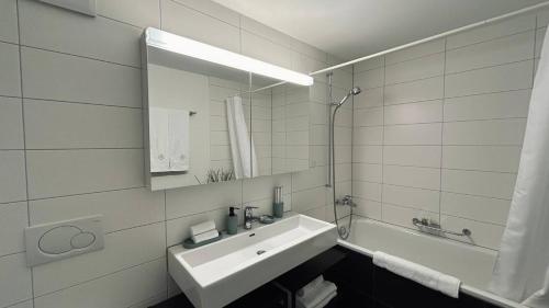 Paradeplatz Apartment by Airhome - image 2