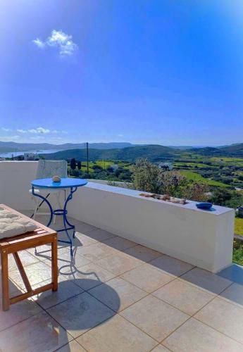 ระเบียง/ชานเรือน, Georgia Rooms Milos in ตริพิตี