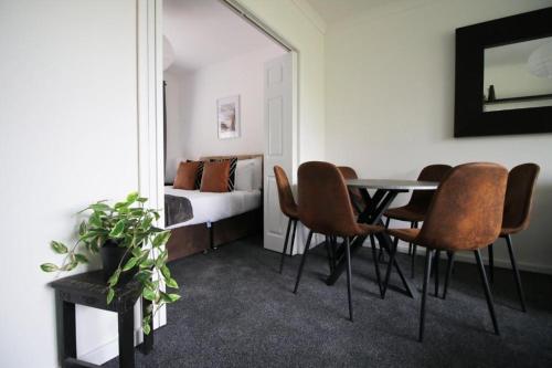 Peaceful 3 Bed Flat with Parking and Balcony by CTO Serviced Apartments in Splott