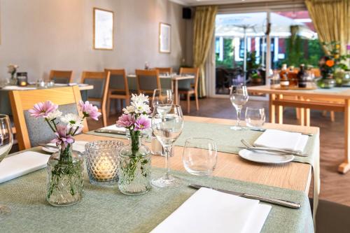 Étterem, Hotel Restaurant "Zur Post" in Holdorf