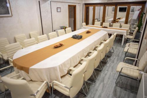 Hotel Marea Neagra - image 12