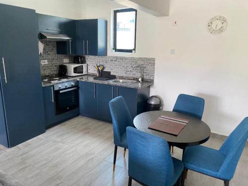 Ibex Blue 2 Bedroom - Tap to explore photos