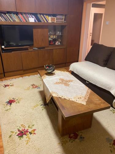 Private Apartment & Parking in Kamenjar