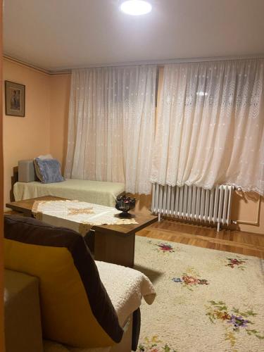 Private Apartment & Parking in Kamenjar