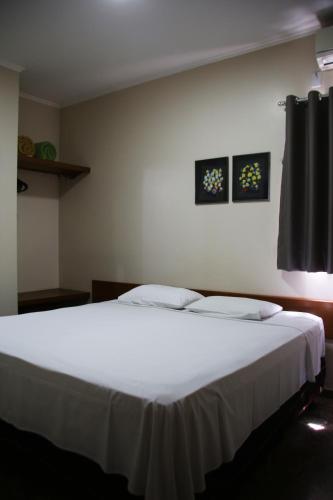 Standard Double Room image 2