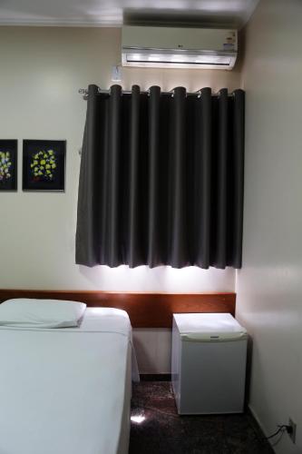 Standard Double Room image 3
